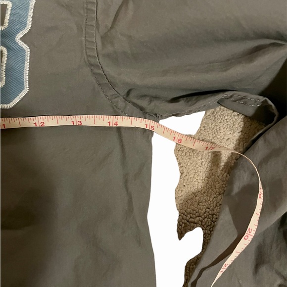 NWOT Designer’s button down shirt for boys. Tommy Hilfiger, size S/P. Ne… - Picture 9 of 13